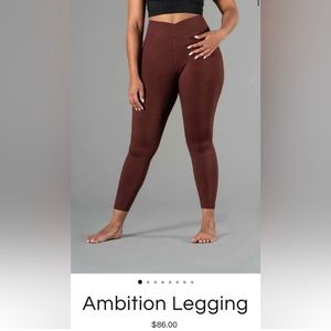 Isla movement ambition legging. size small. BRAND NEW NEVER WORN